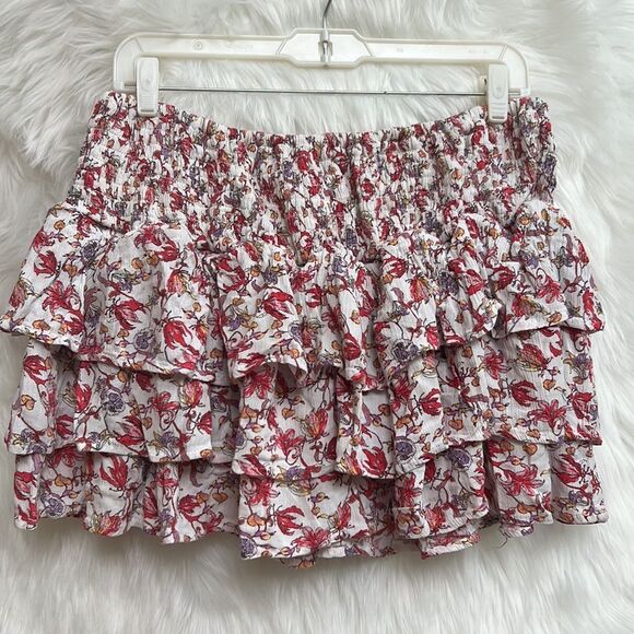 Chelsea and violet tiered ivory floral mini skirt - Picture 1 of 4